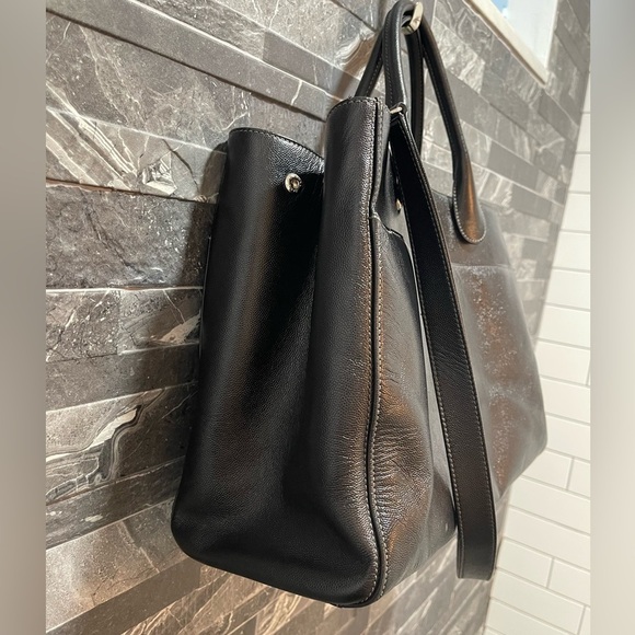 Chanel Black Caviar Leather Top Handle Executive Cerf Tote Bag - Picture 4 of 17